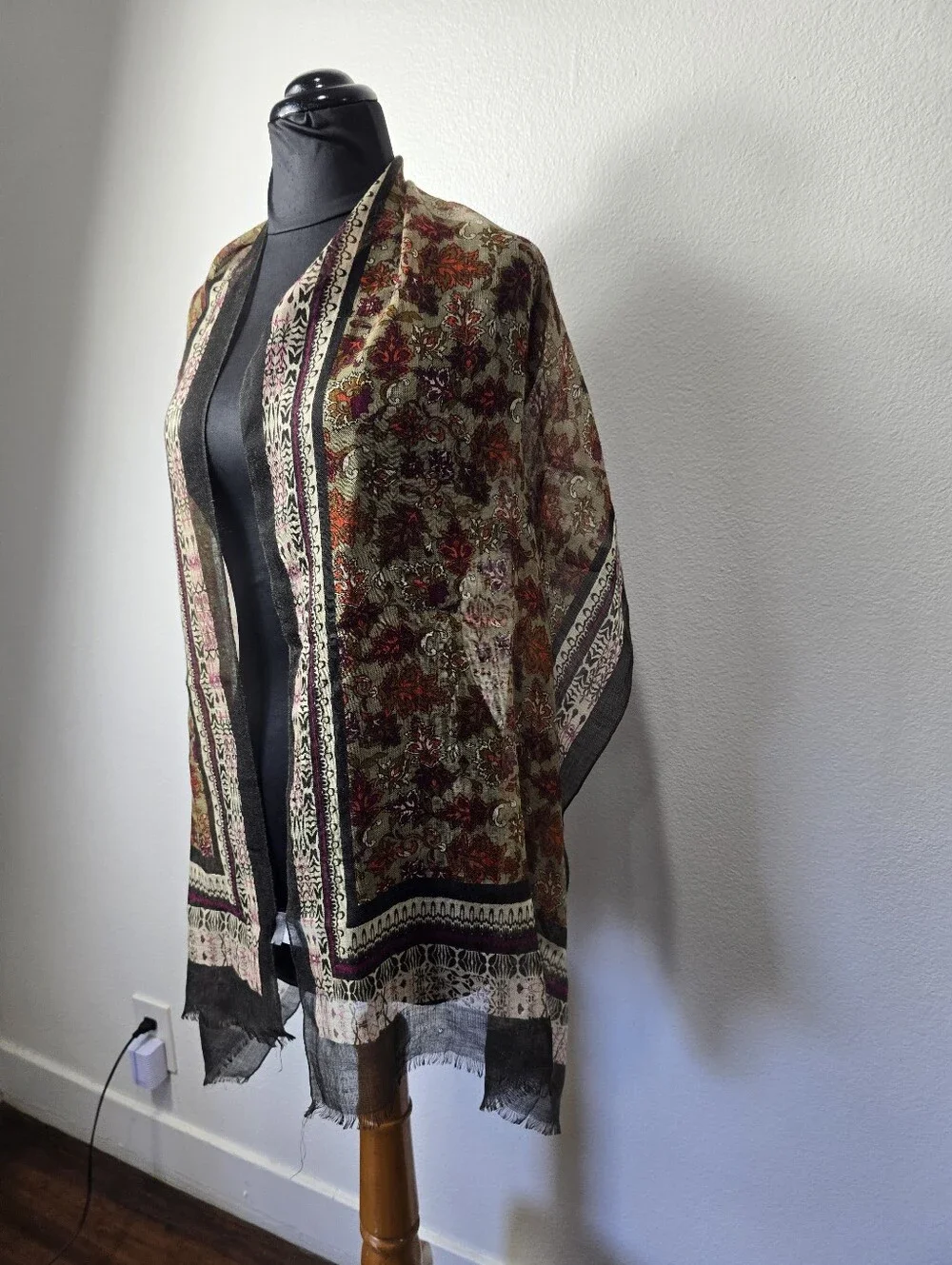 J. Jill Elegant Floral Print Women's Scarf.
